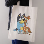 Blue Heeler Dog and Giraffe Toy Embroidery Design, Cartoon Puppy Hugging Plushie Machine Embroidery Pattern, Kids Nursery Embroidery File - Image 3