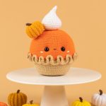 Crochet pattern pupmkin pie, Amigurumi pattern pumpkin, Crochet play food pattern, Fall crochet patterns, Amigurumi food pattern - Image 9