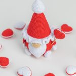Crochet patterns gnome with heart, Valentine amigurumi gnome pattern, Valentine crochet gnome pattern, Crochet valentine gnome pattern - Image 8
