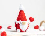 Crochet patterns gnome with heart, Valentine amigurumi gnome pattern, Valentine crochet gnome pattern, Crochet valentine gnome pattern - Image 7