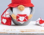 Crochet patterns gnome with crochet bag and envelope, Crochet gnome mailman amigurumi pattern, Crochet Valentine gnome pattern, Crochet gift - Image 9