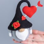 Crochet patterns gnome with crochet heart, Crochet gnome amigurumi pattern, Crochet Valentine gnome pattern,  Crochet Valentines day pattern - Image 3