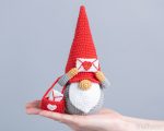 Crochet patterns gnome with crochet bag and envelope, Crochet gnome mailman amigurumi pattern, Crochet Valentine gnome pattern, Crochet gift - Image 5