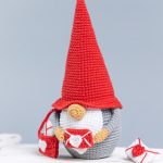 Crochet patterns gnome with crochet bag and envelope, Crochet gnome mailman amigurumi pattern, Crochet Valentine gnome pattern, Crochet gift - Image 6