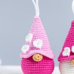 Crochet patterns gnome keychain with crochet heart, Crochet keychain amigurumi pattern, Crochet Valentines day pattern,  Small crochet decor - Image 6