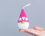 Crochet patterns gnome keychain with crochet heart, Crochet keychain amigurumi pattern, Crochet Valentines day pattern,  Small crochet decor - Image 8