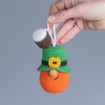 Crochet keychain pattern for St Patricks day,Leprechaun gnome ornaments pattern,  Fathers day lucky crochet home decor pattern, Crochet gift - Image 4