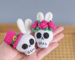 Easter crochet patterns skull keychain with flowers, Crochet bunny skull pattern, Crochet skull amigurumi pattern, Crochet keychain pattern - Image 4