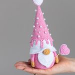 Crochet patterns gnome with crochet heart by Mufficorn, Crochet Valentine gnome pattern, Valentines day gnome crochet pattern, Crochet gift - Image 10