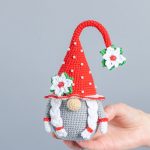 Crochet patterns Christmas gnomes with poinsettia, Christmas crochet gnome pattern, Crochet winter decor pattern, Crochet flowers pattern - Image 8