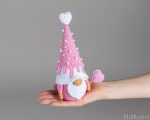 Crochet patterns gnome with crochet heart by Mufficorn, Crochet Valentine gnome pattern, Valentines day gnome crochet pattern, Crochet gift - Image 6