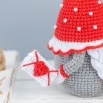 Mufficorn Crochet patterns gnomes with hearts and envelopes, Crochet gnome amigurumi pattern, Crochet valentine gnome patterns - Image 7