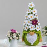 Crochet patterns by Mufficorn  Flower gnomes, Crochet Easter gnomes pattern, Mother's day gnomes amigurumi pattern, Easter crochet pattern - Image 3