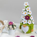 Crochet patterns by Mufficorn  Flower gnomes, Crochet Easter gnomes pattern, Mother's day gnomes amigurumi pattern, Easter crochet pattern - Image 10