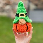 Crochet patterns Plush Halloween amigurumi gnome pumpkin, Crochet pumpkin keychain gnome pattern, Halloween crochet pattern - Image 8
