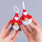 Crochet Pattern Valentine Gnomes Keychain PDF – Amigurumi Gnome Couple with crochet hearts - Image 4