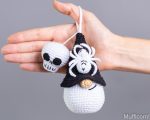 Halloween crochet keychain pattern gnome with skull ans spider, Keychain skull crochet pattern, Crochet Halloween spider gnome pattern - Image 6