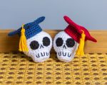 Halloween crochet patterns skull keychain, Graduation crochet skull pattern, Crochet skull amigurumi pattern, Crochet keychain pattern - Image 4