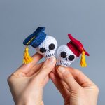Halloween crochet patterns skull keychain, Graduation crochet skull pattern, Crochet skull amigurumi pattern, Crochet keychain pattern - Image 6