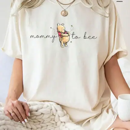 Mommy To Bee Shirt, Mommy To Bee, Pregnancy Reveal Shirt, Pooh Mommy Shirt, Cute Mom Shirt, Gift for Mom, New Mom Gift, Baby Shower Gift