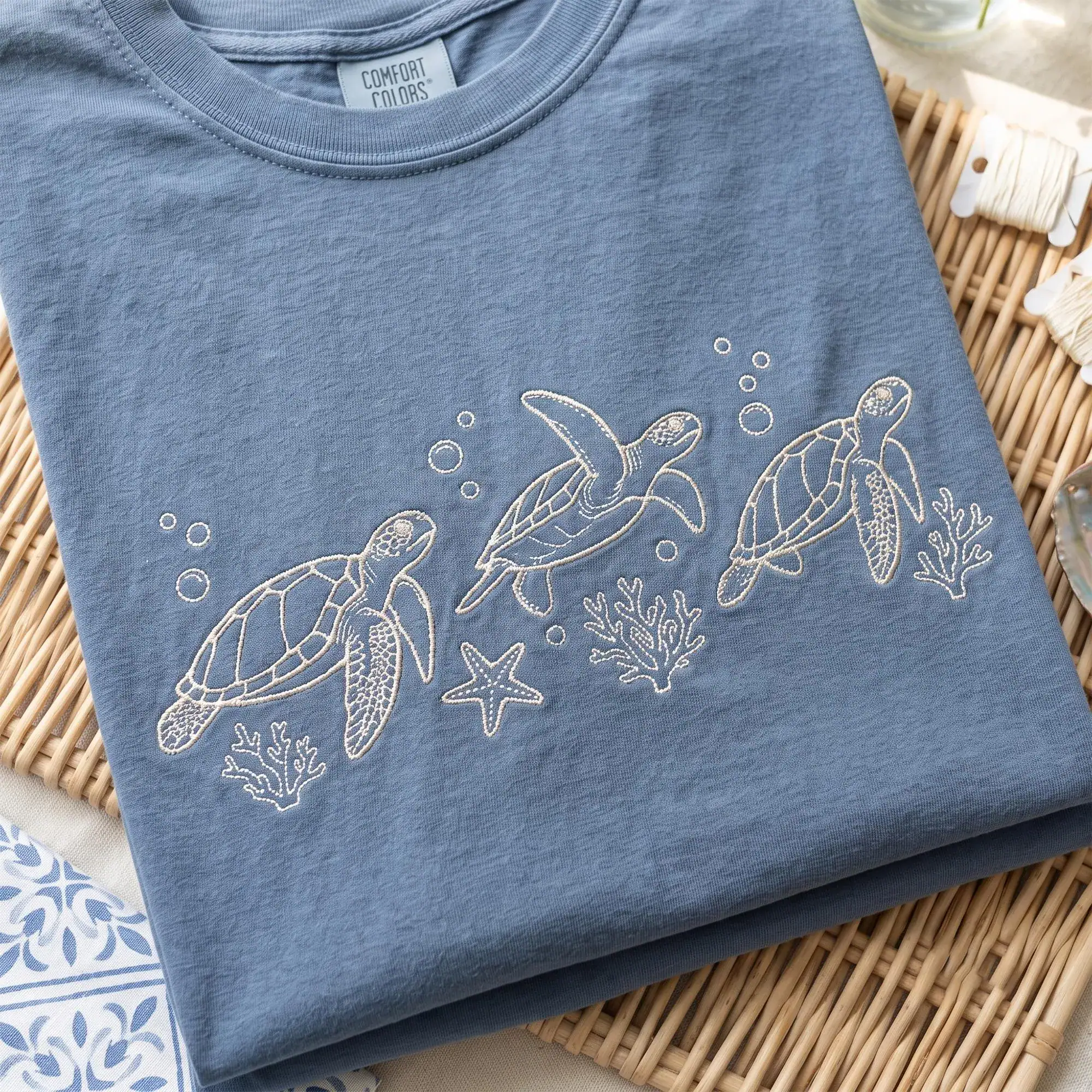 Turtle 90s Vintage Style Comfort Colors Tshirt, Retro Y2k Ocean Shirt, Sealife, Marine Life Shirt, Turtle Sea Lovers, Gift for Nature Lovers